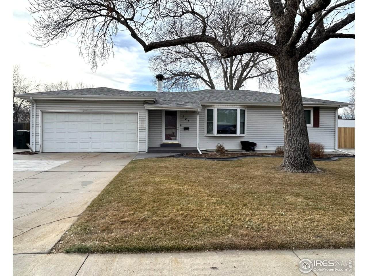 123 Balsam St - Photo 1