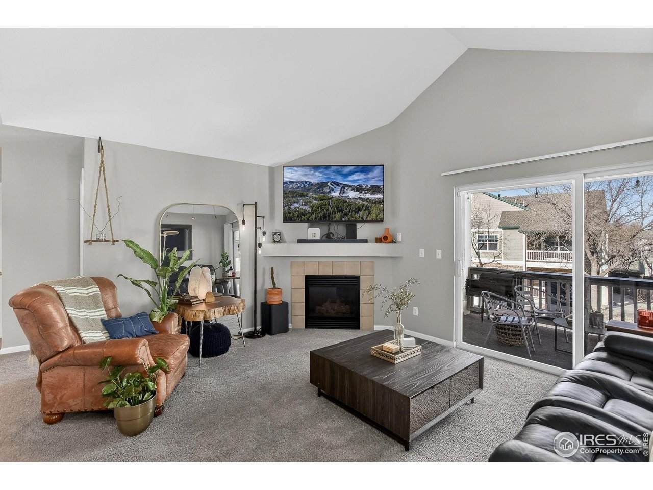 5225 White Willow Dr - Photo 1
