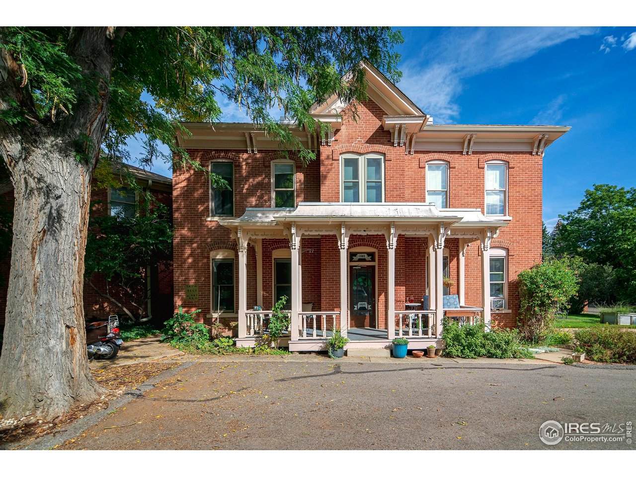 1237 Elder Ave - Photo 1