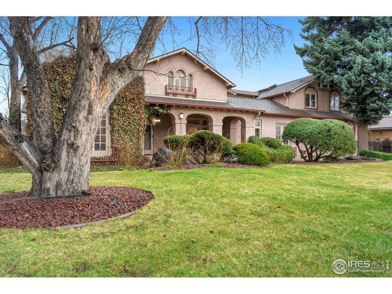 1520 College Ave - Photo 1