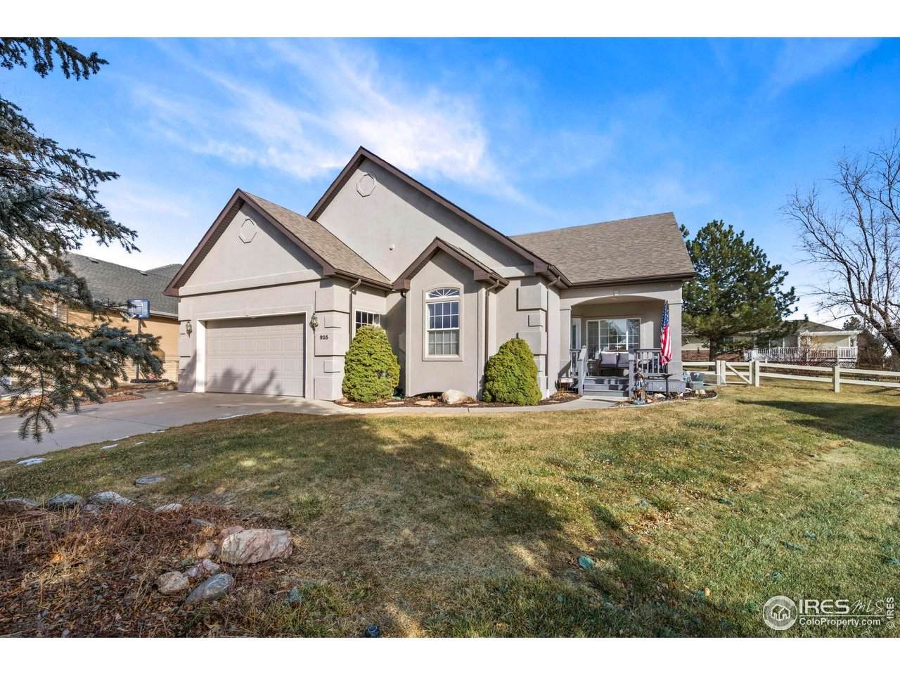 925 Falcon Ridge Ct - Photo 1