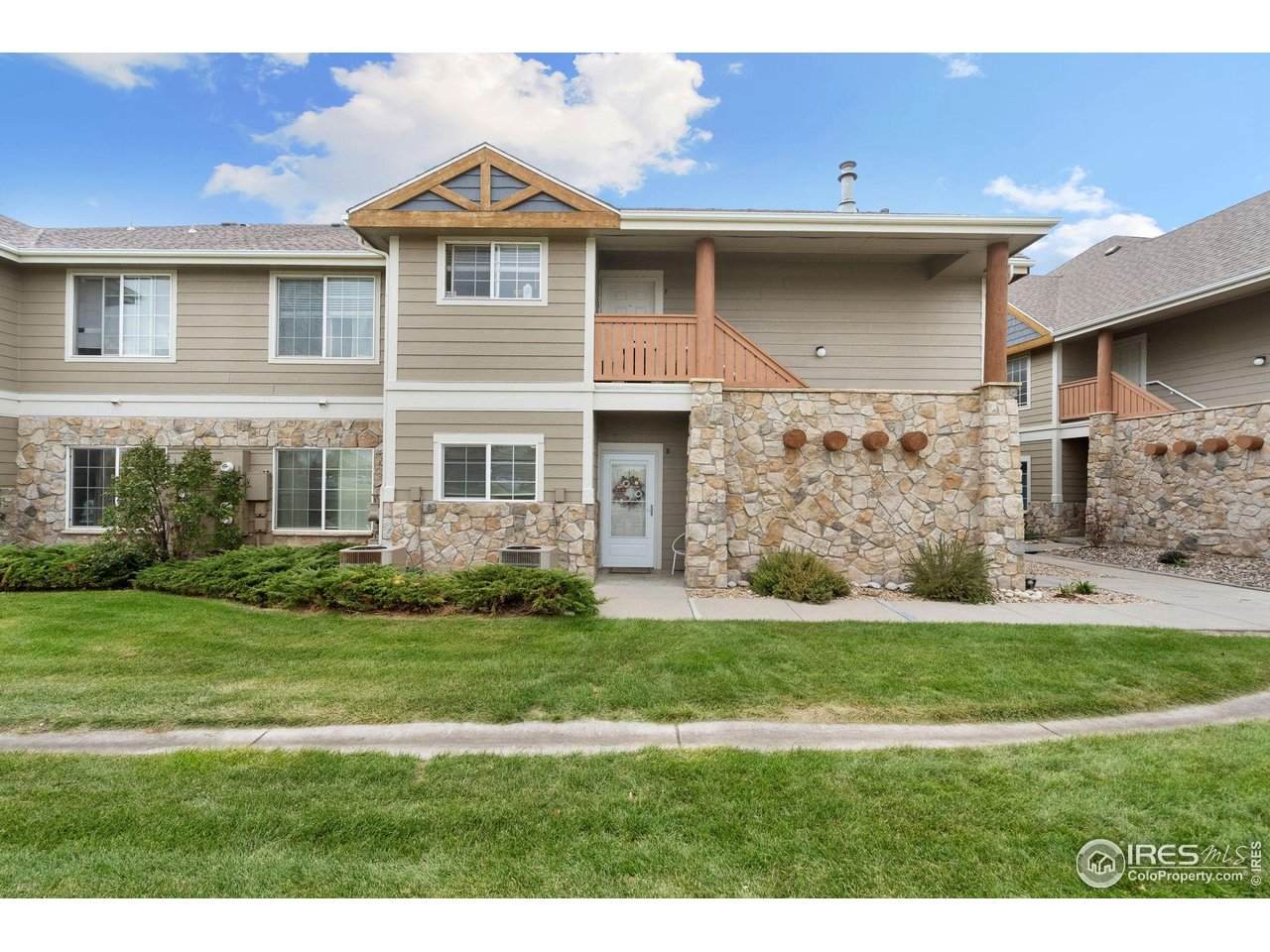 1343 Lake Cir - Photo 1