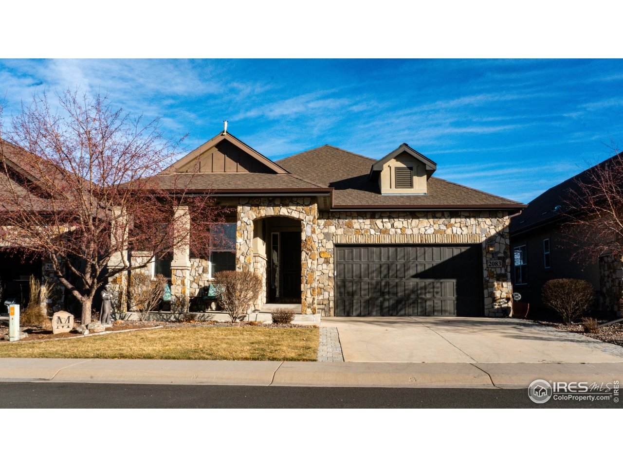 2083 Vineyard Dr - Photo 1