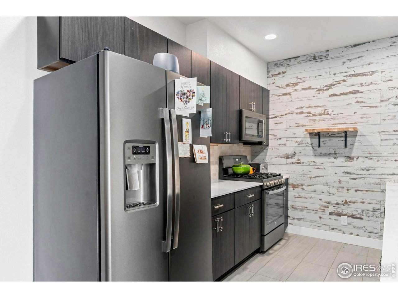 1401 85th Ave - Photo 1