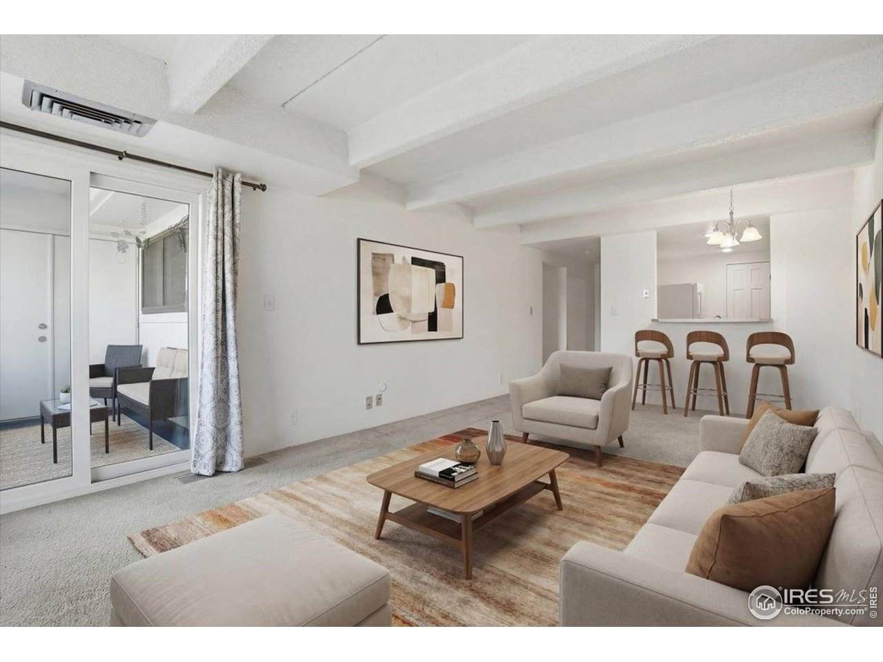 415 Howes St - Photo 1