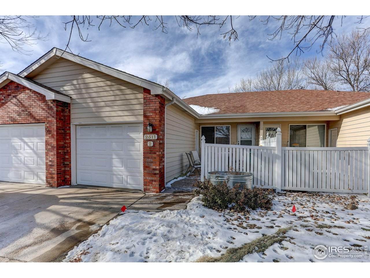 2511 49th Ave - Photo 1