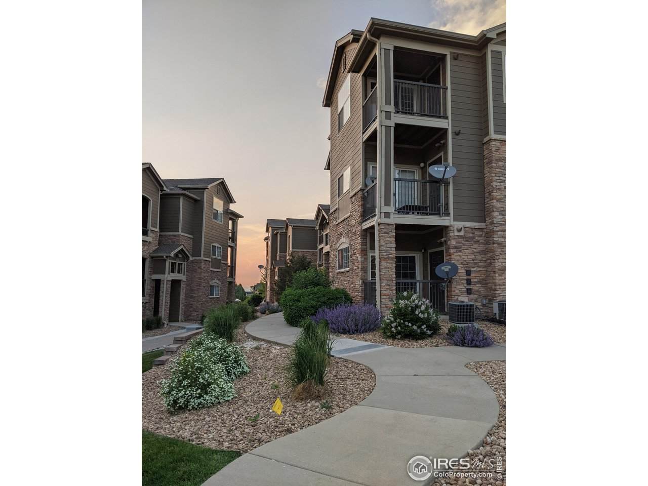2800 Blue Sky Cir - Photo 1