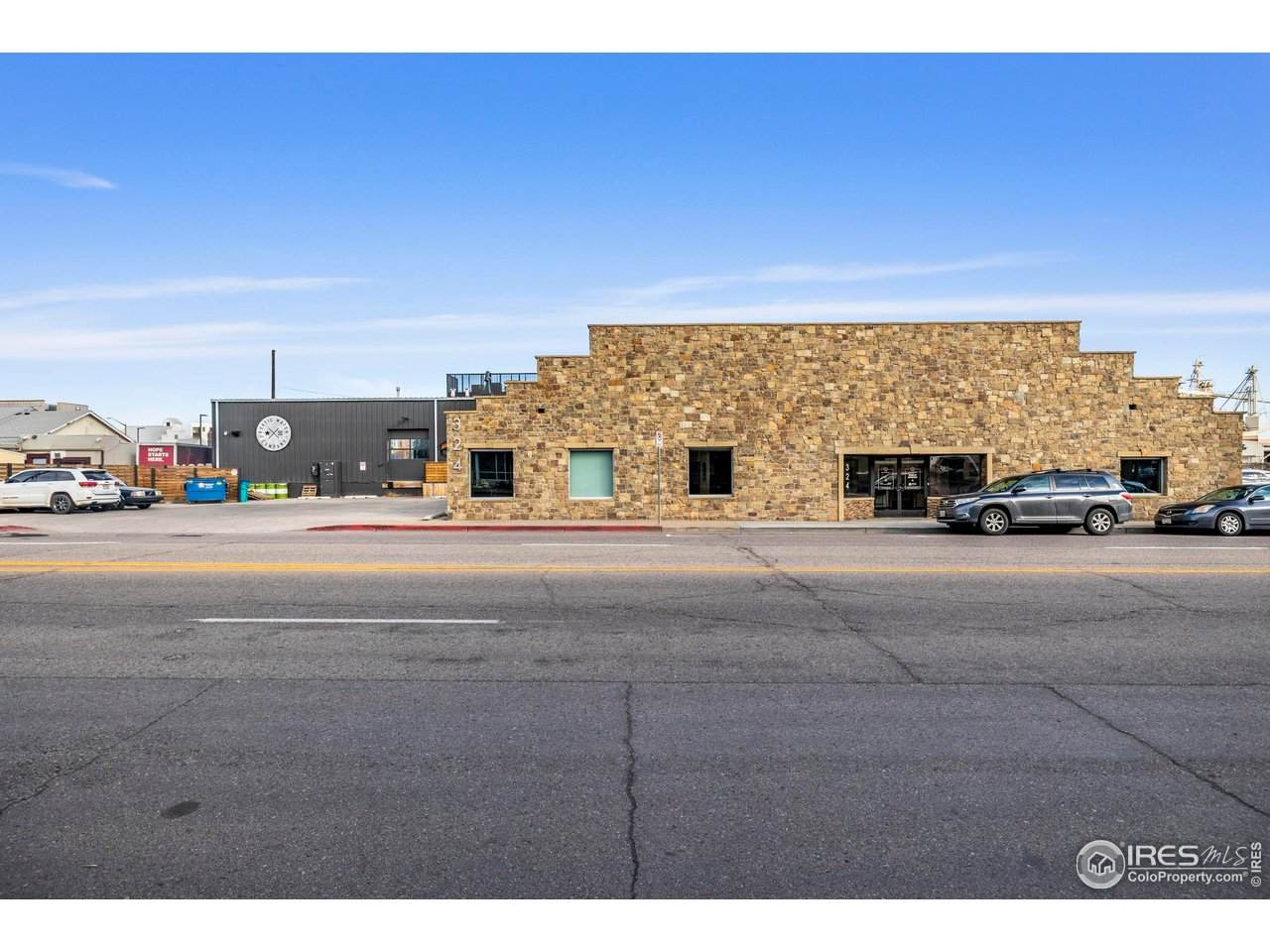 324 Jefferson St - Photo 1