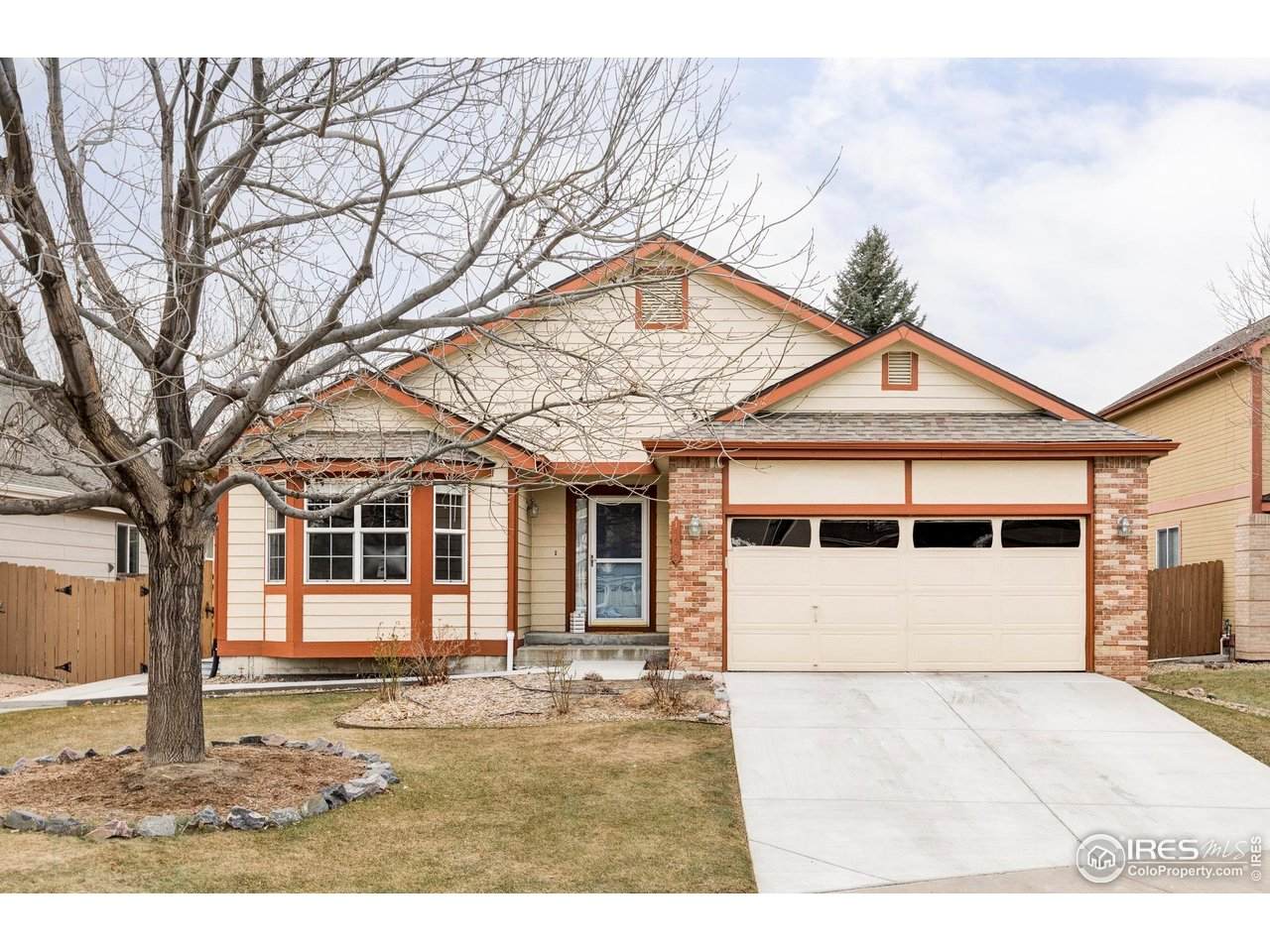 15670 64th Pl - Photo 1