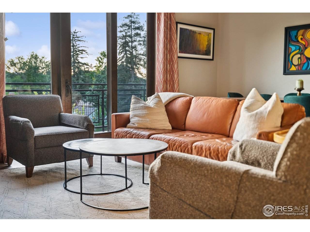 302 Meldrum St - Photo 1