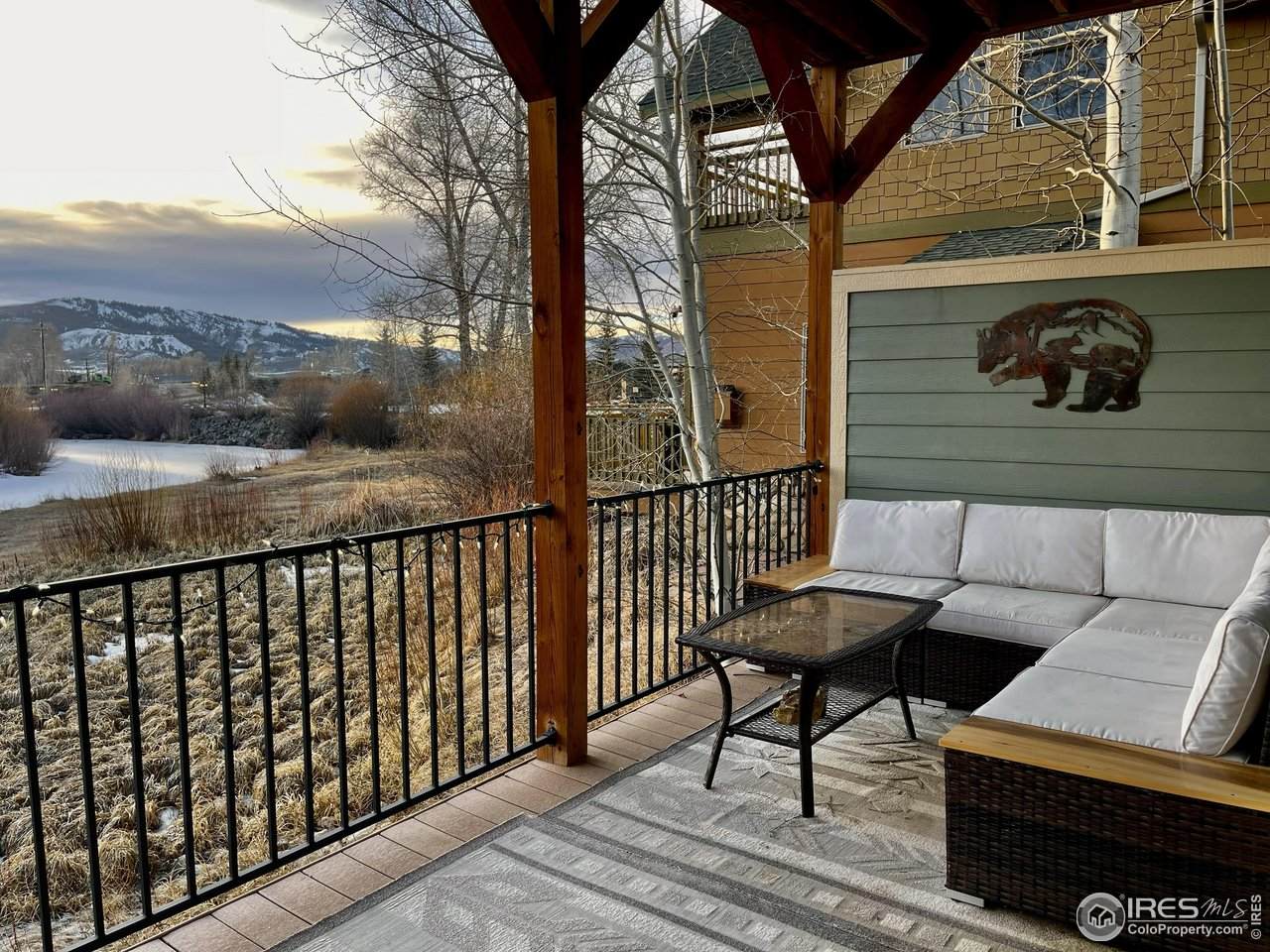 134 Edgewater Cir - Photo 1