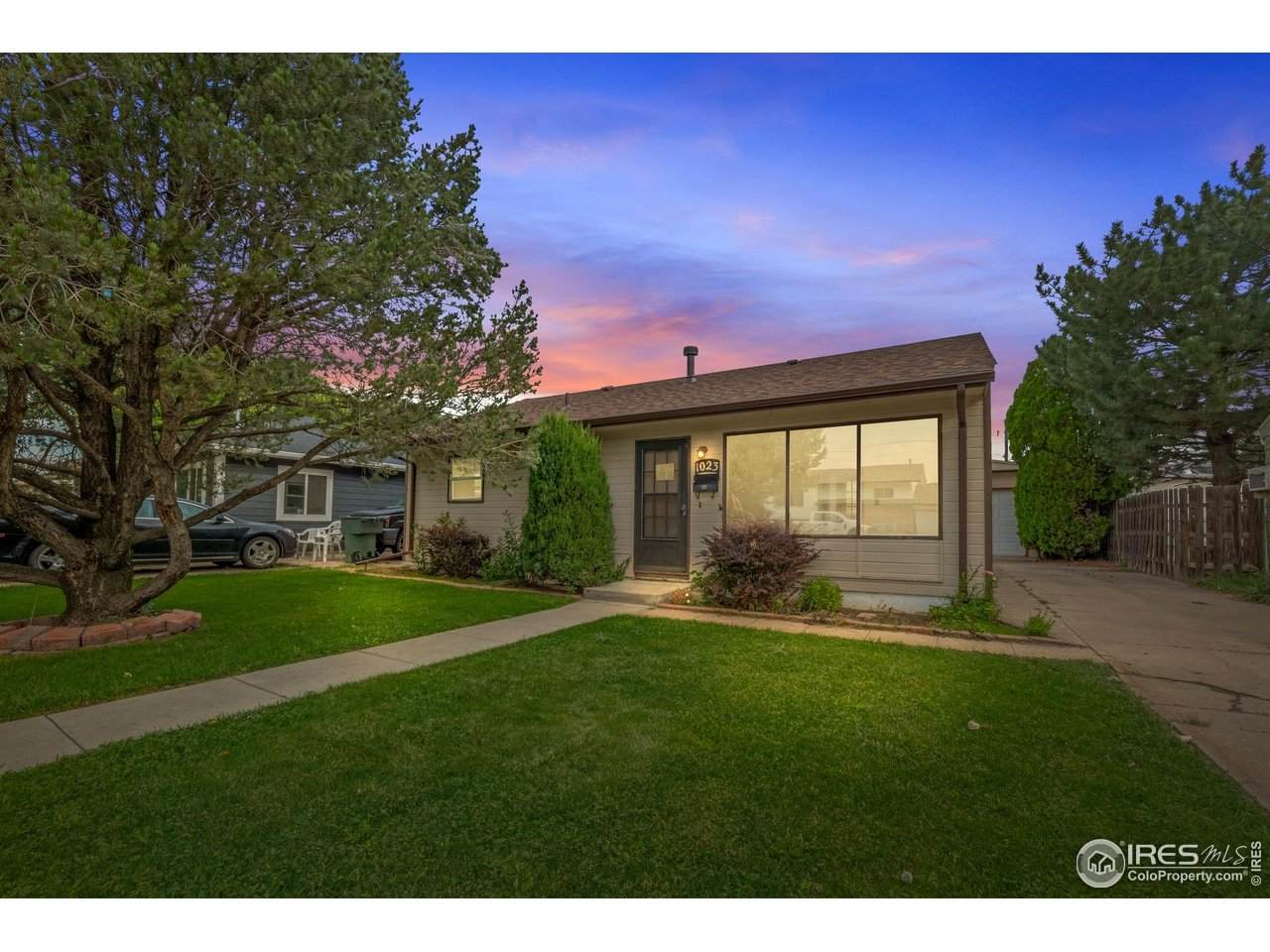 1023 Edmunds St - Photo 1