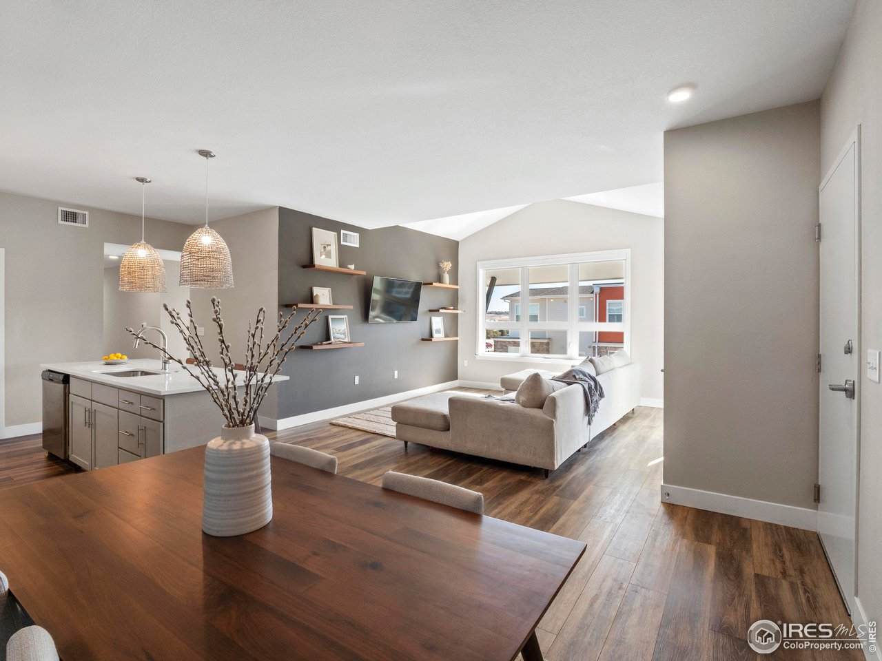 210 Cherrywood Dr - Photo 1