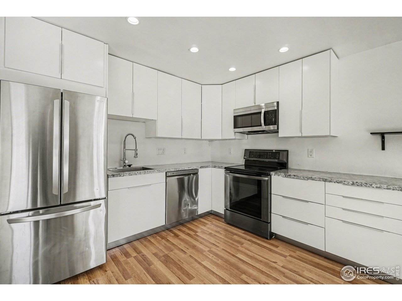 225 8th Ave - Photo 1