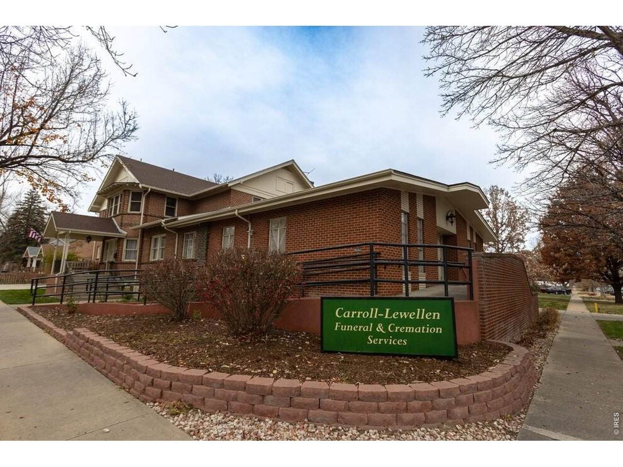 503 Terry St - Photo 1