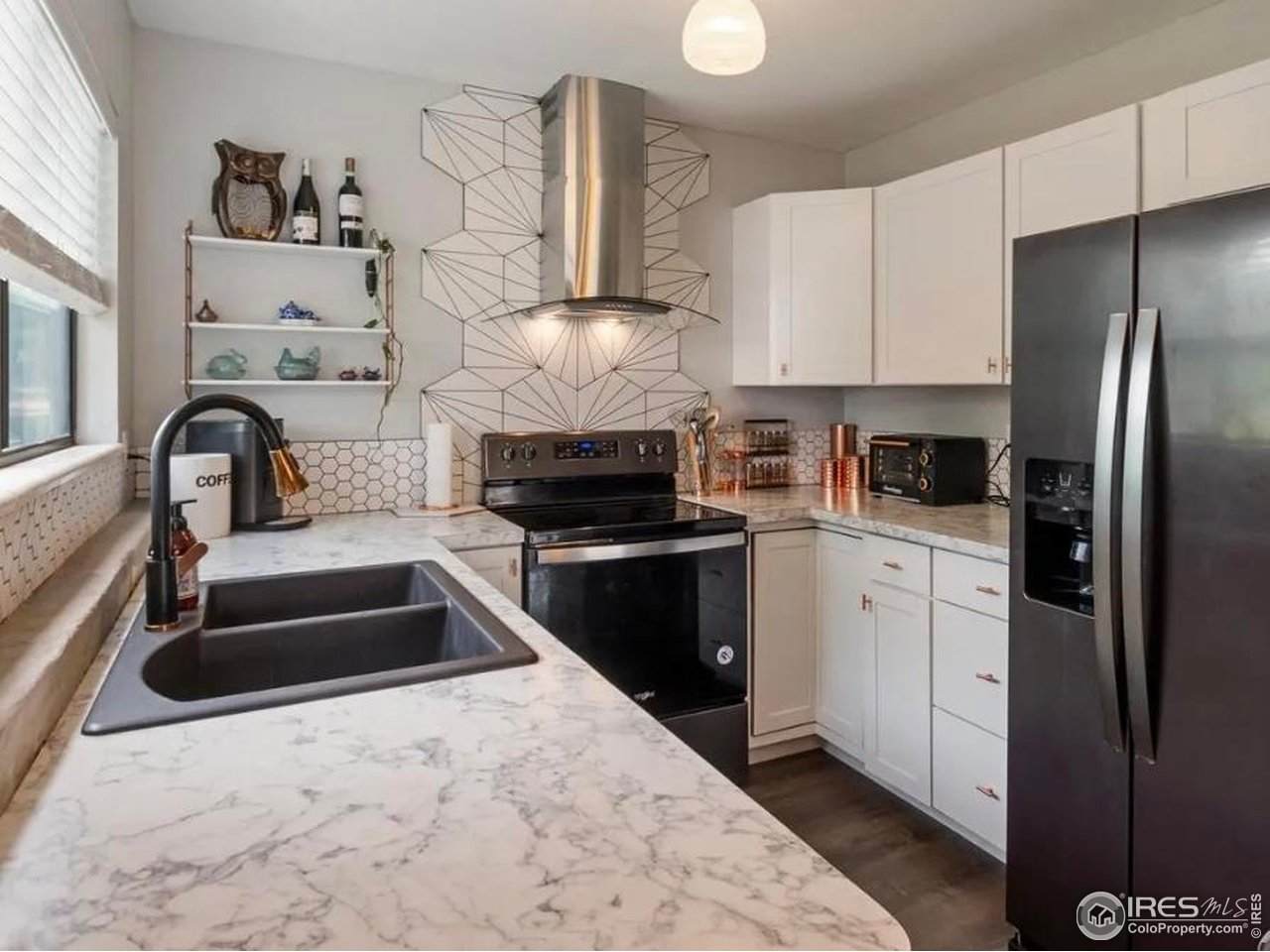 1906 18th St - Photo 1