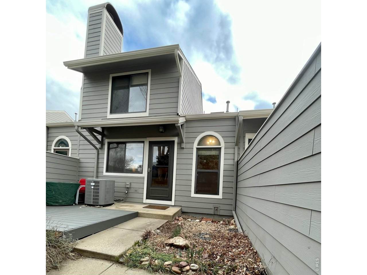 283 Taft Ct - Photo 1