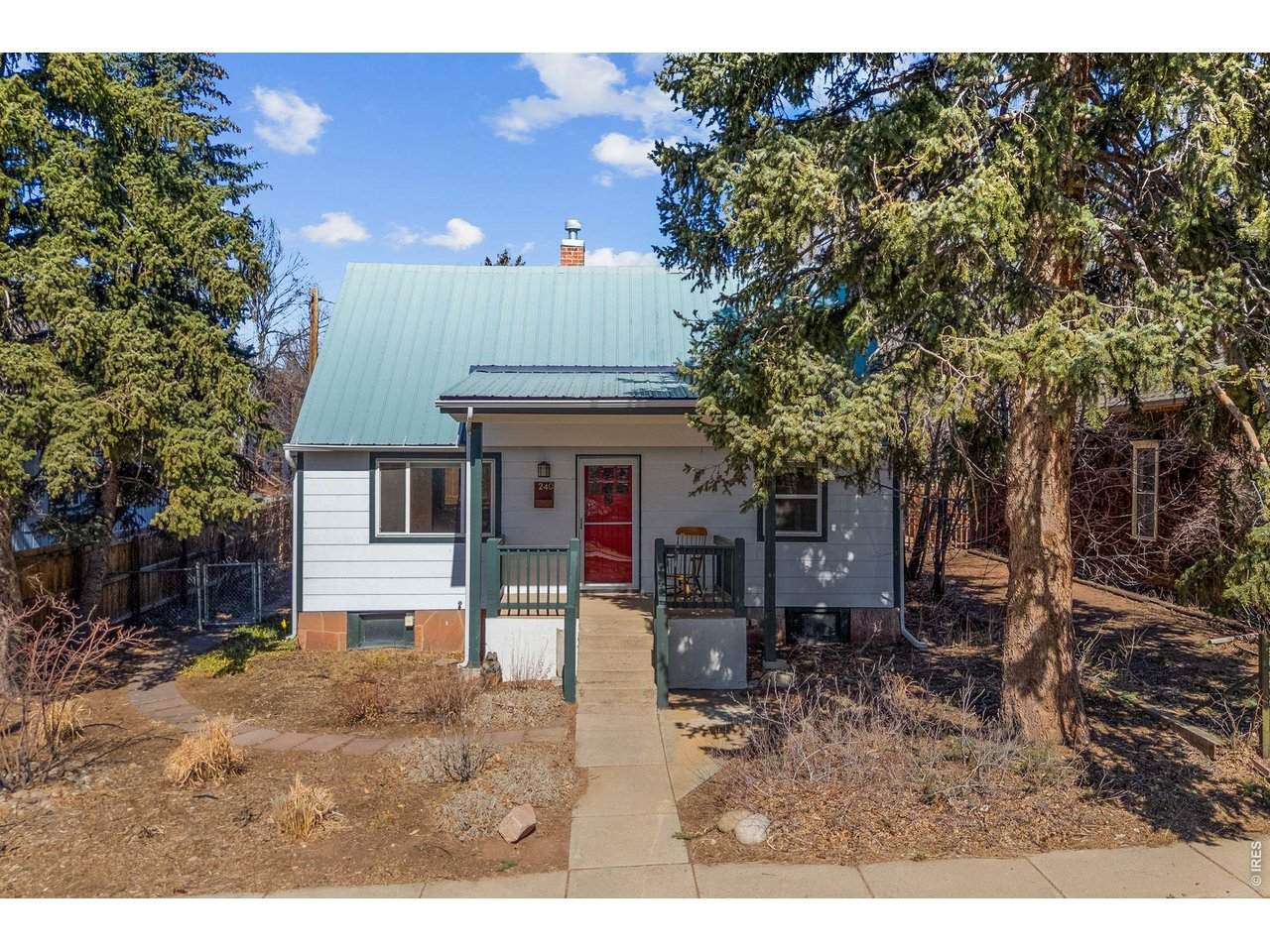 240 Main St - Photo 1
