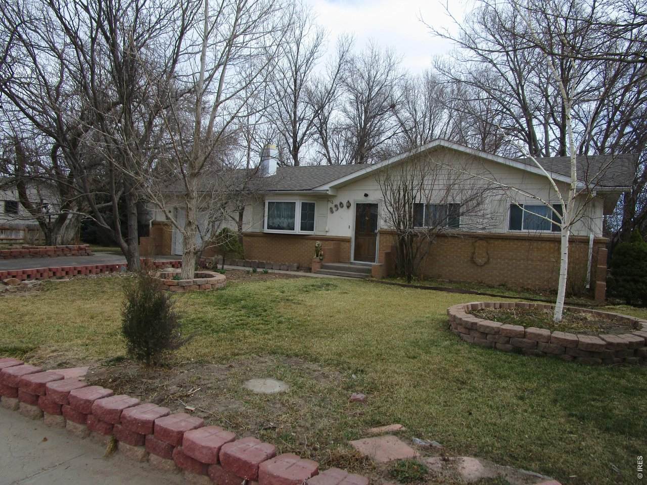 830 15th St - Photo 1