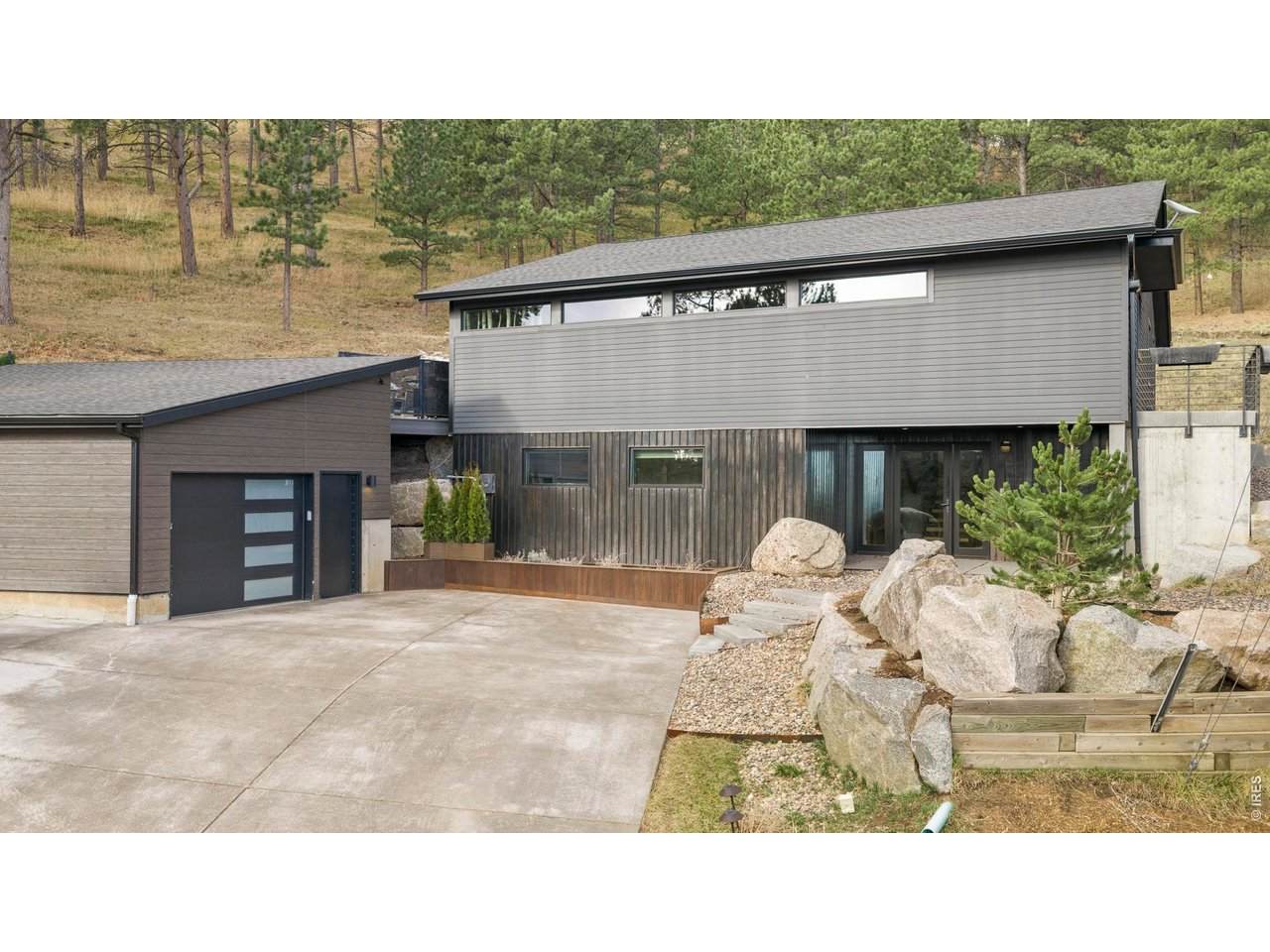 316 Pine Tree Ln - Photo 1