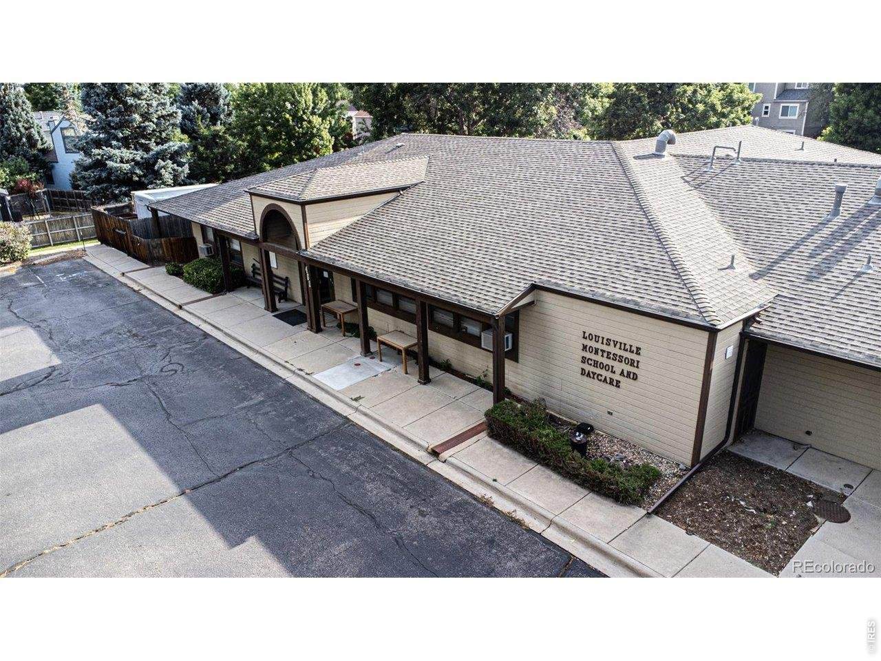 461 Tyler Ave - Photo 1