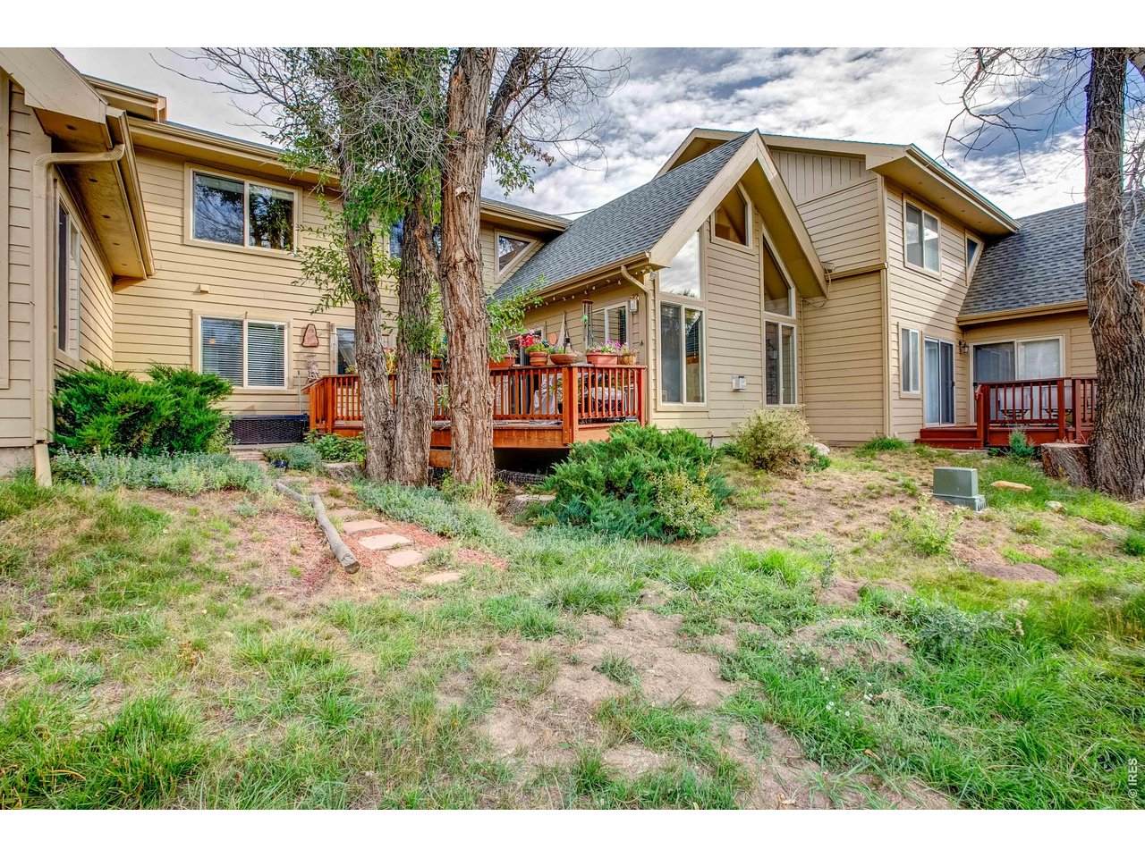 300 Far View Dr - Photo 1