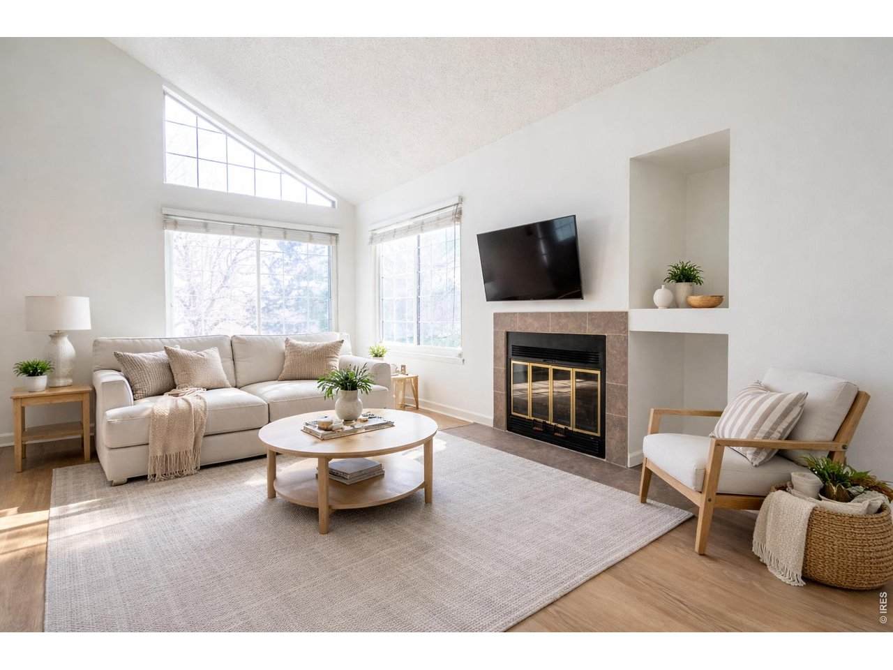 886 Reed Ct - Photo 1