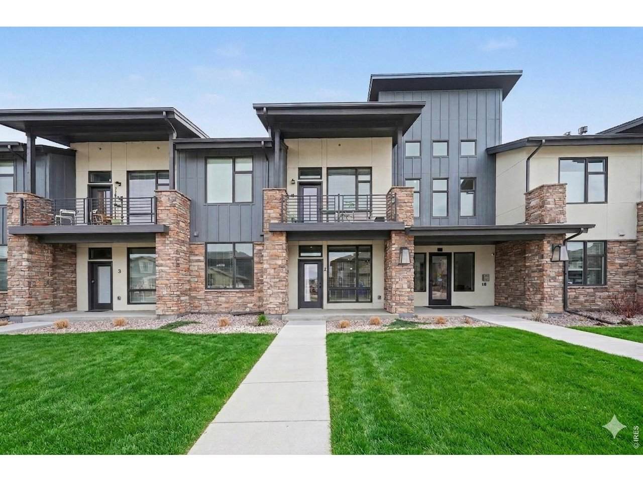 827 Schlagel St - Photo 1