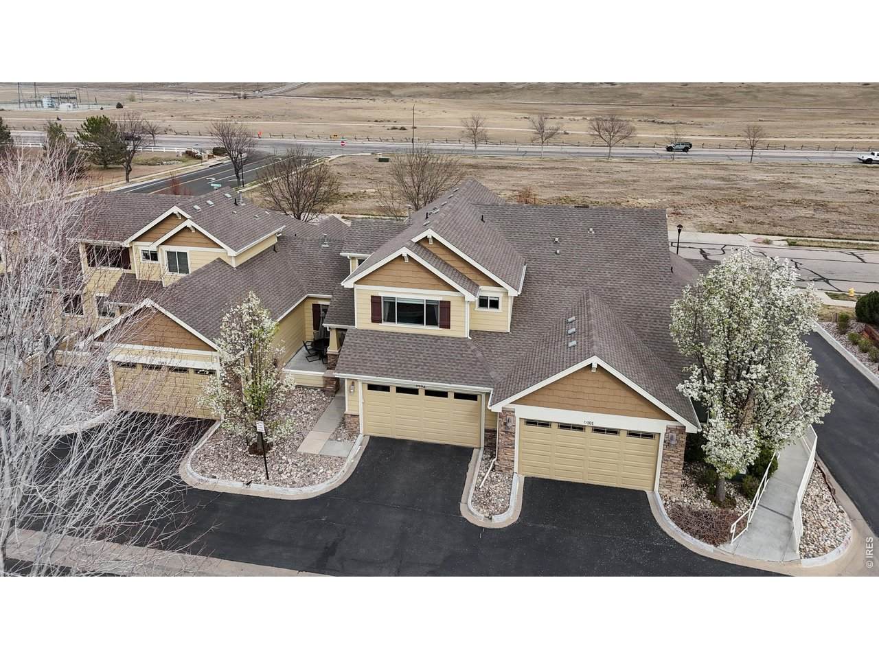 6715 Enterprise Dr - Photo 1