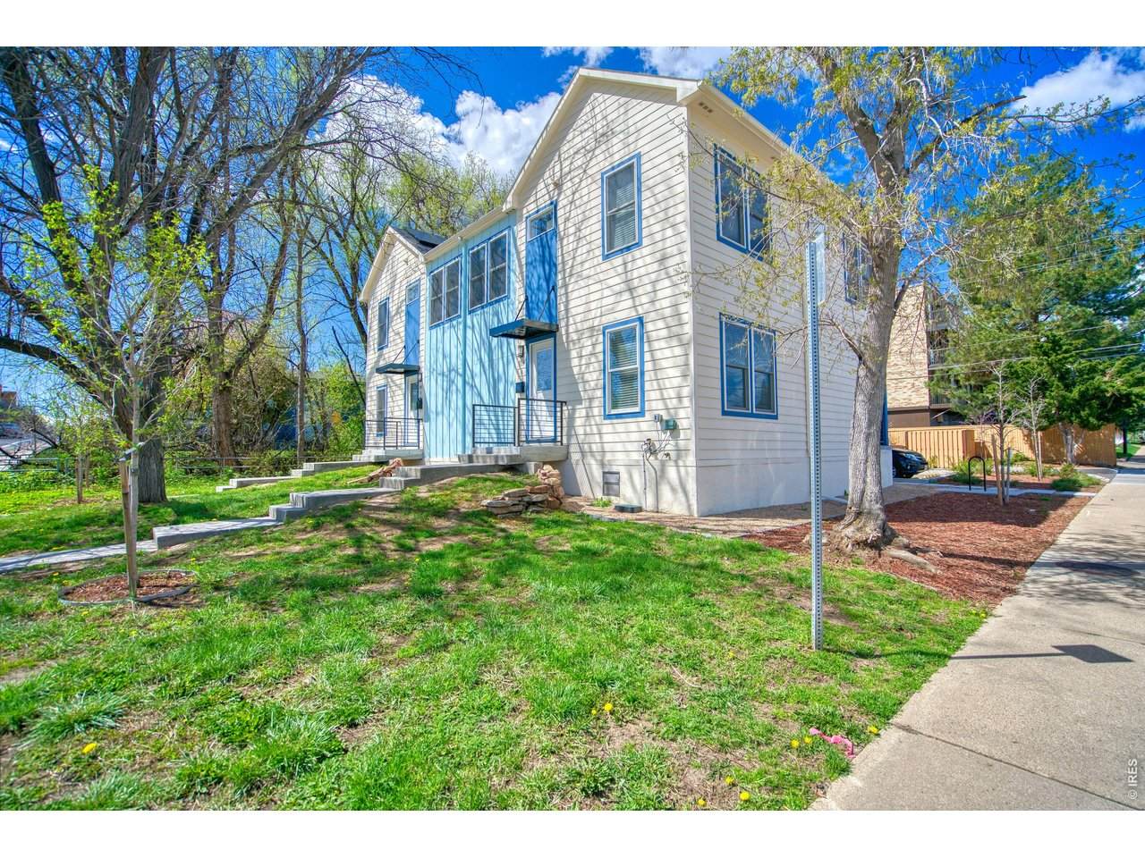 805 30th St - Photo 1
