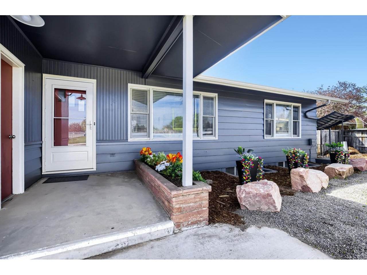 723 Prospect Rd - Photo 1