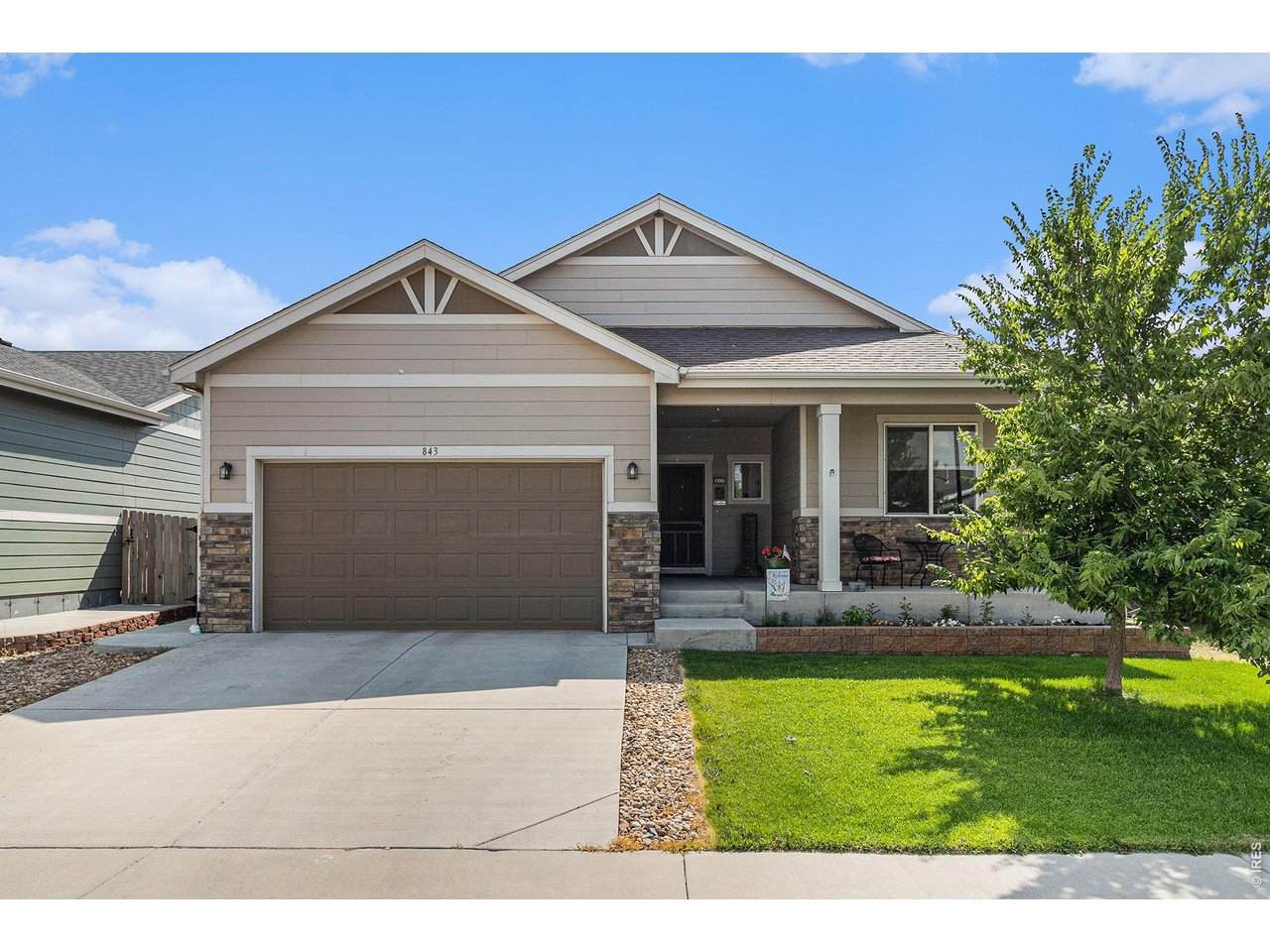 843 Settlers Dr - Photo 1