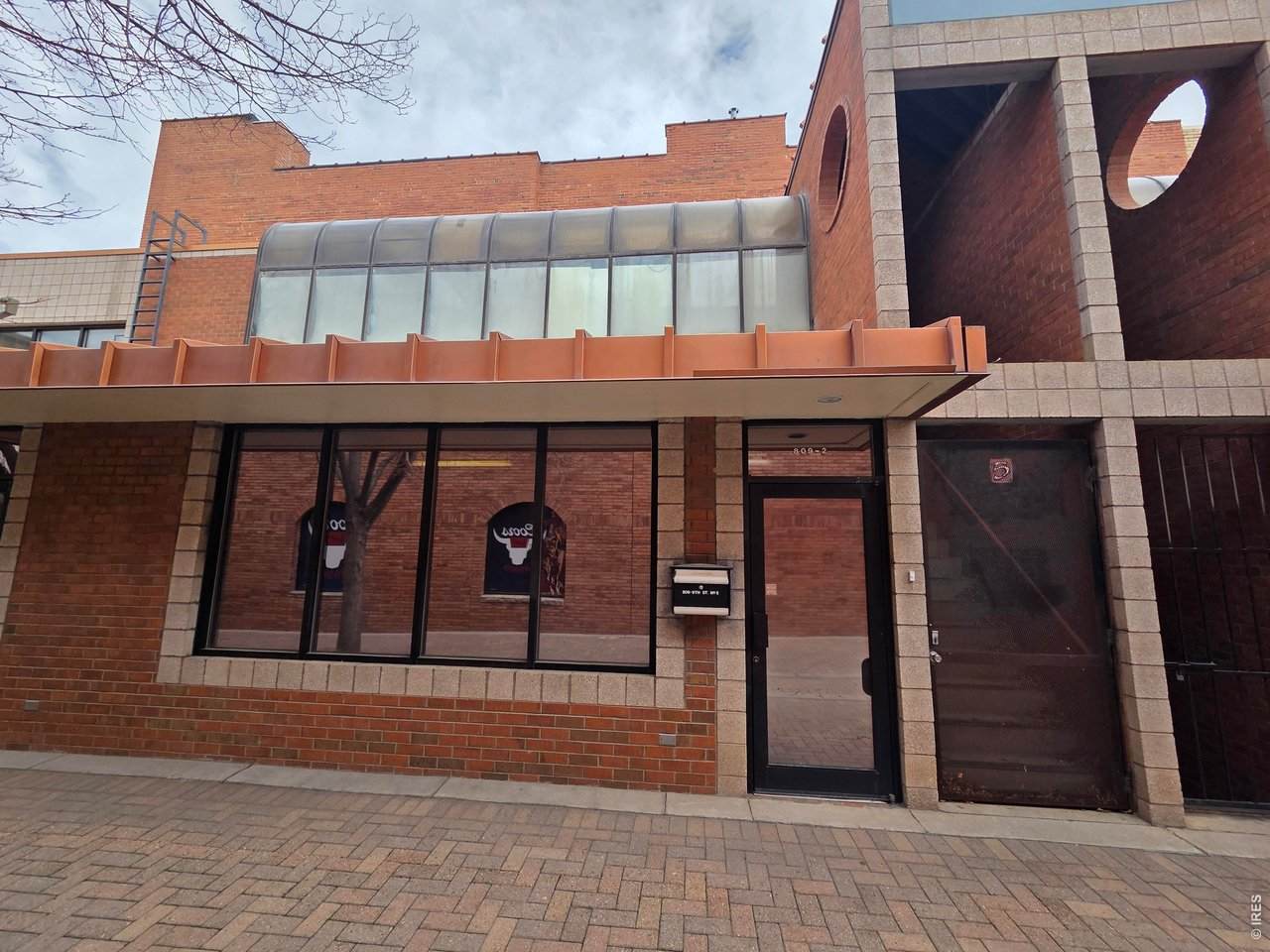 809 9th St - Photo 1