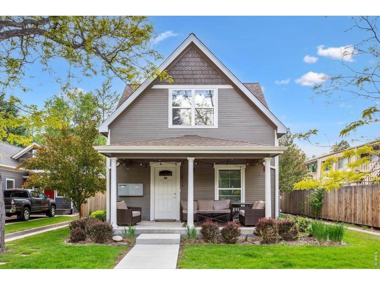 625 Peterson St - Photo 1