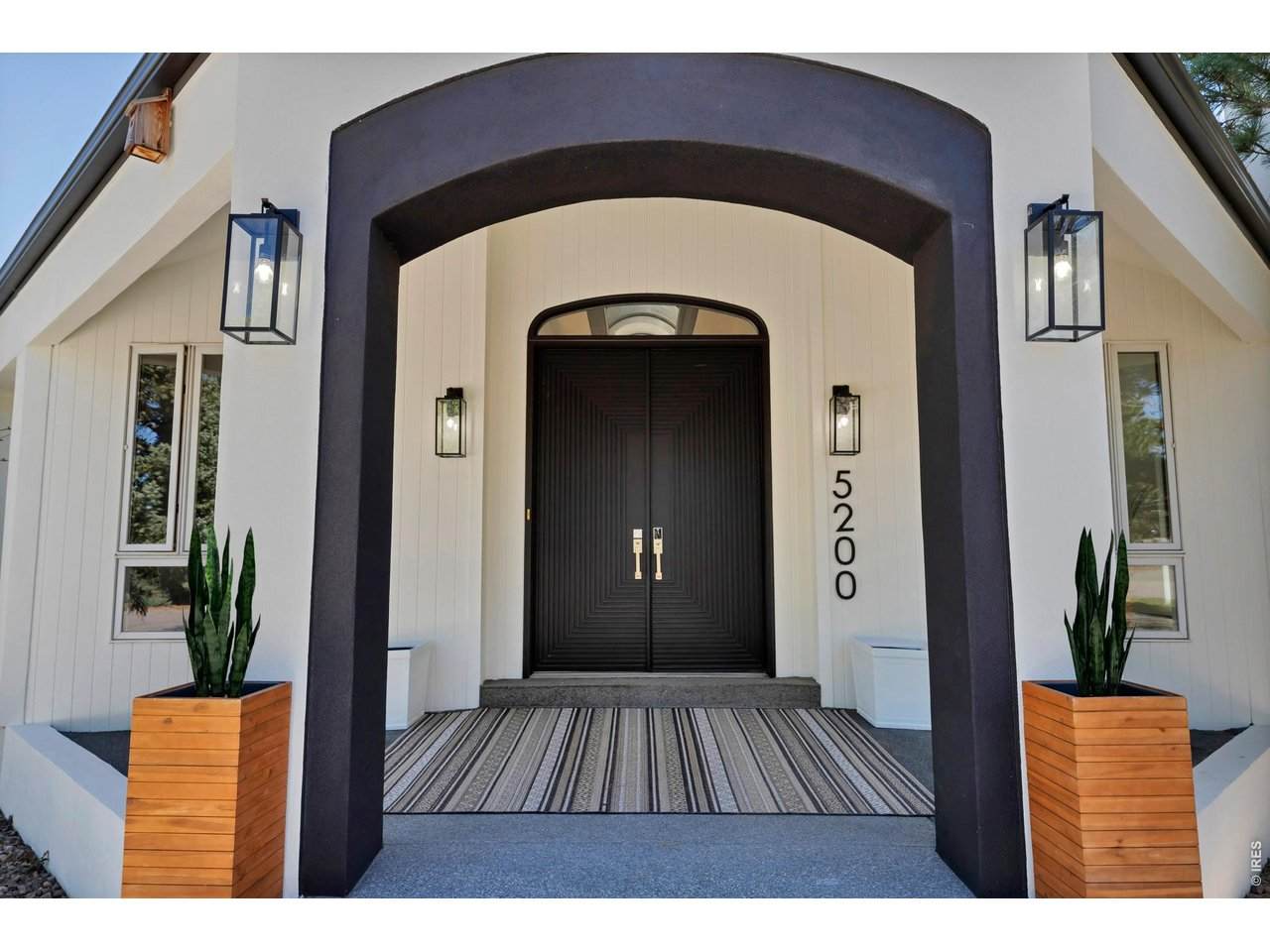 5200 Sunset Dr - Photo 1