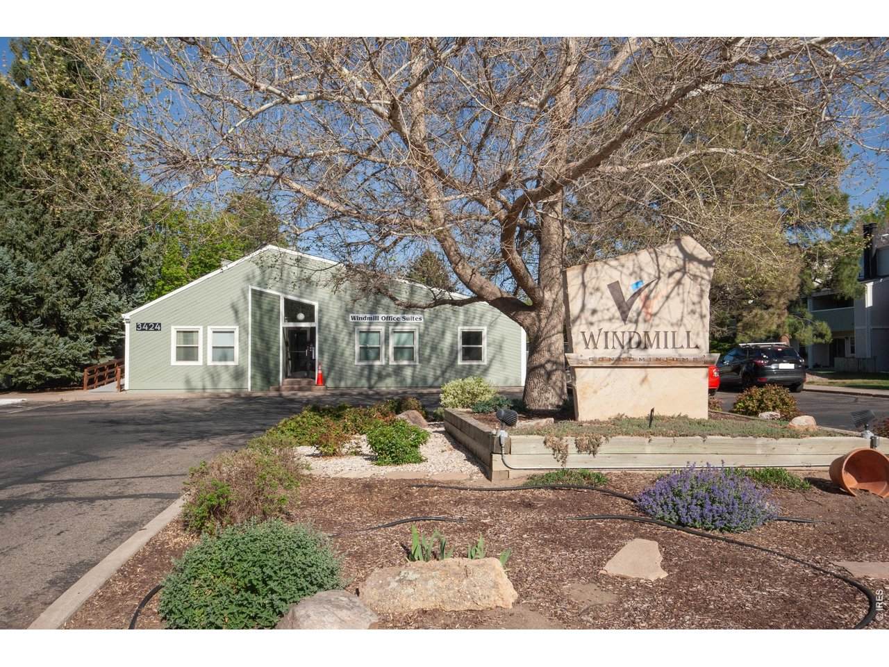 512 Monroe Dr - Photo 1