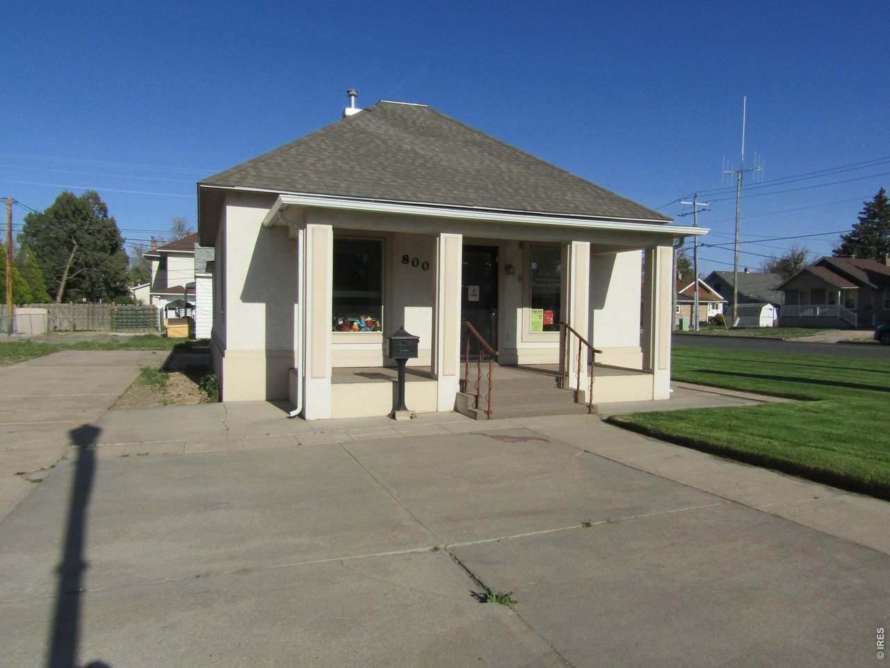 800 Main St - Photo 1