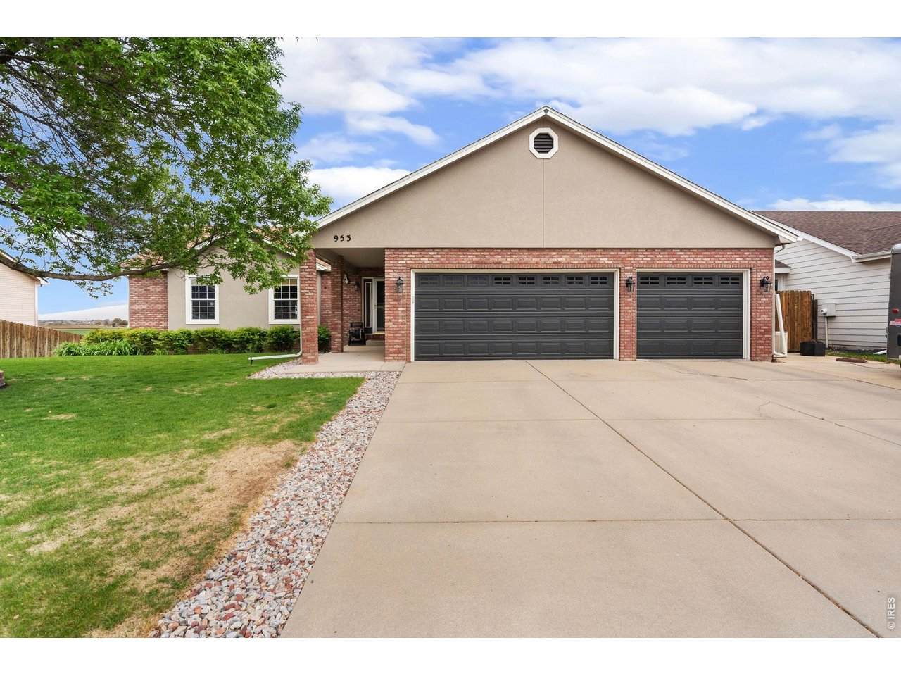 953 Greeley Ave - Photo 1