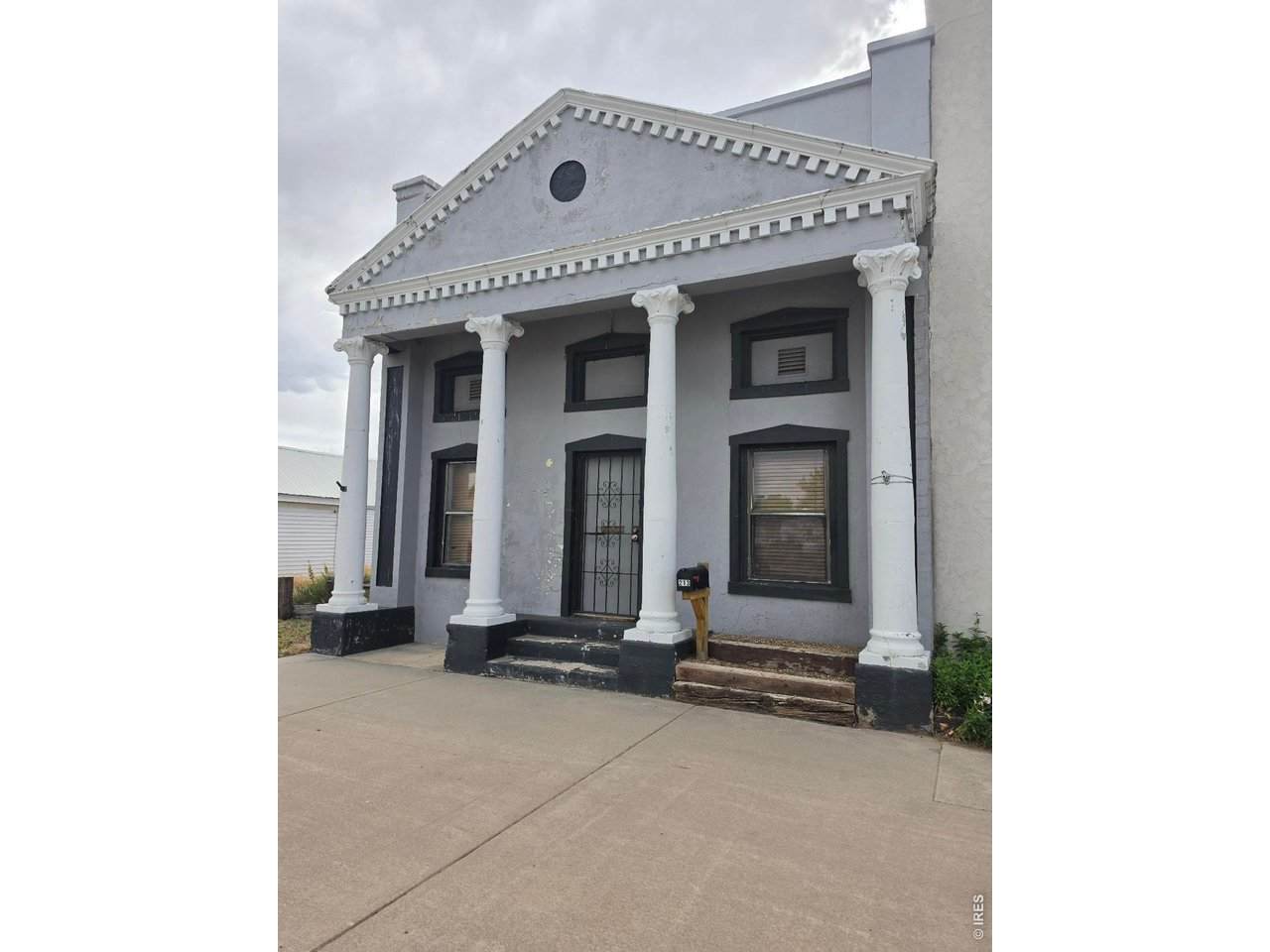 213 Main St - Photo 1