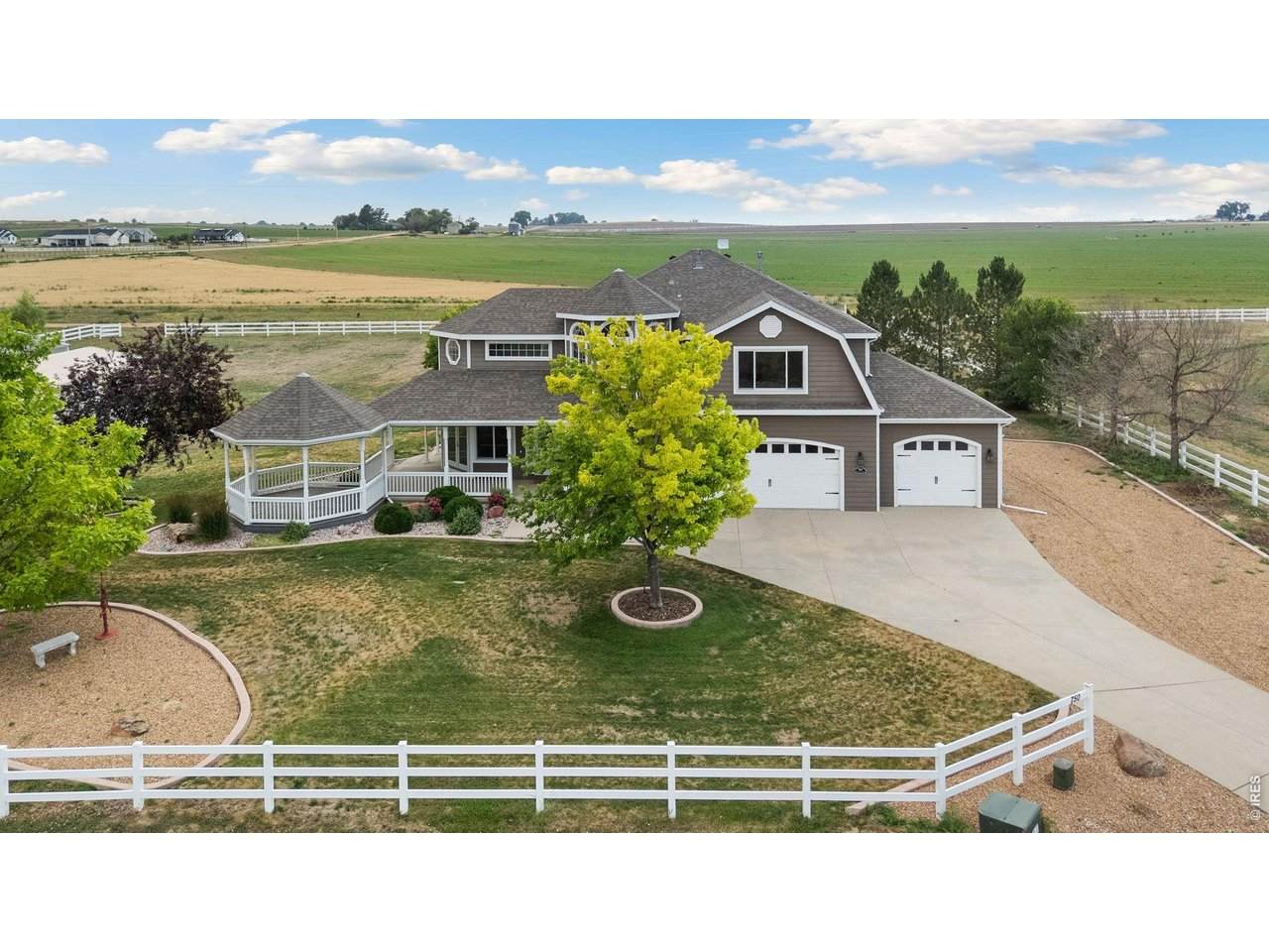 750 Falcon Ct - Photo 1