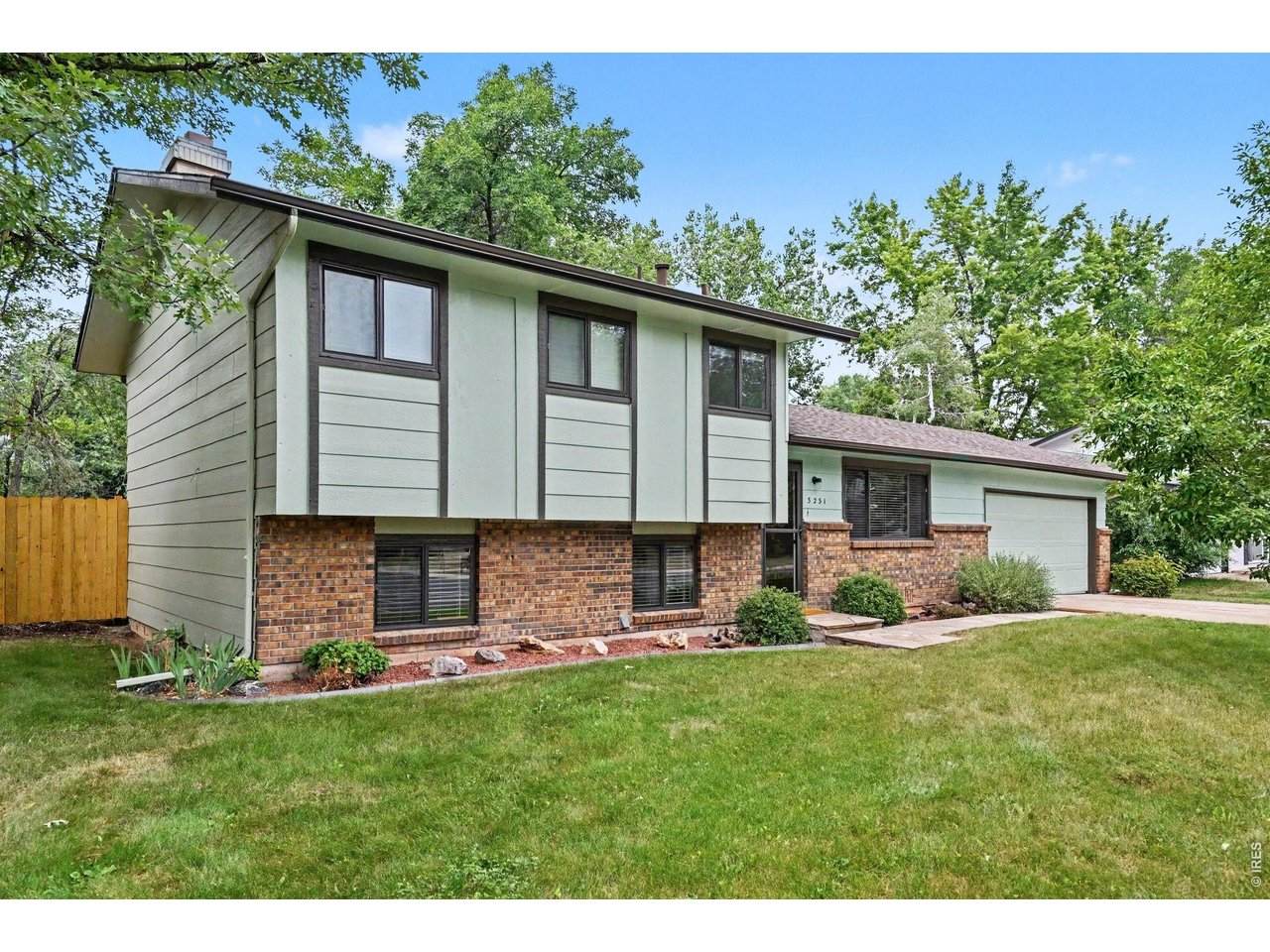3231 Meadowlark Ave - Photo 1
