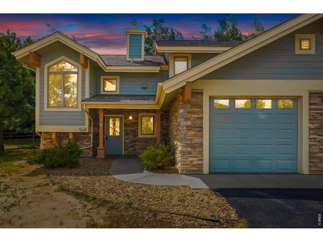861 Crabapple Ln - Photo 1