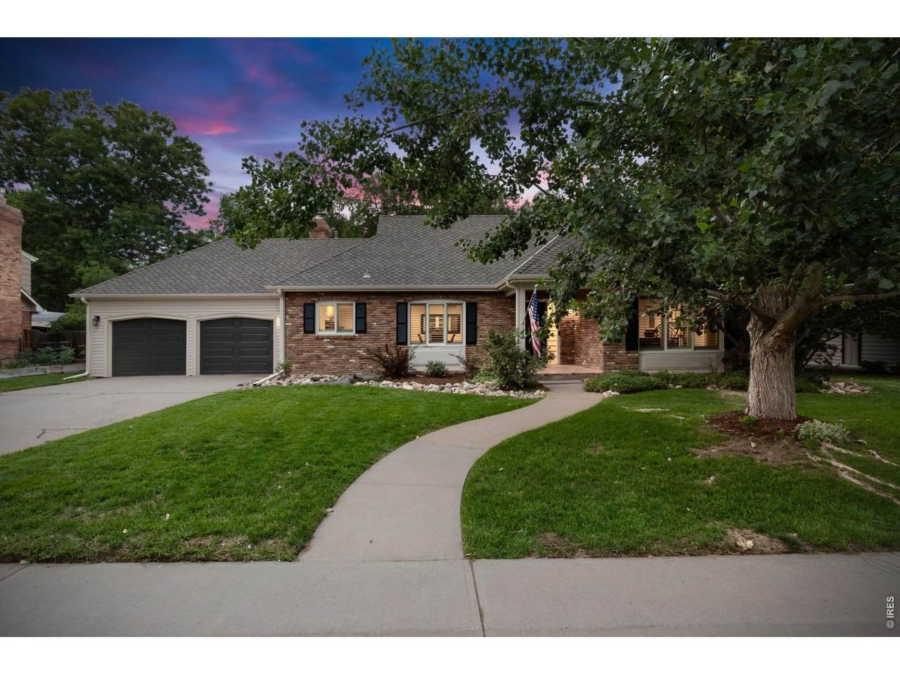 1204 Parkwood Dr - Photo 1