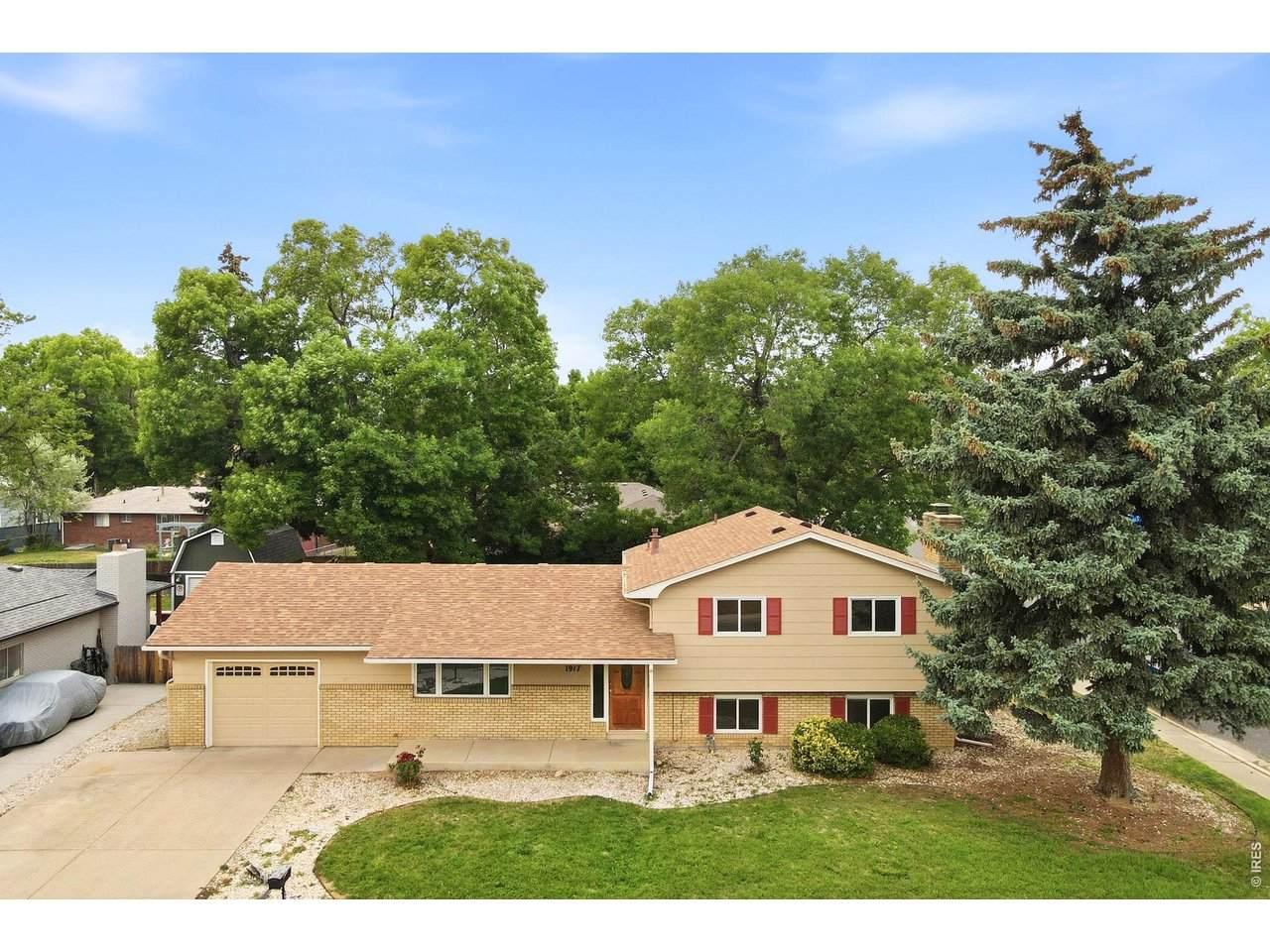 1917 Estrella Ave - Photo 1