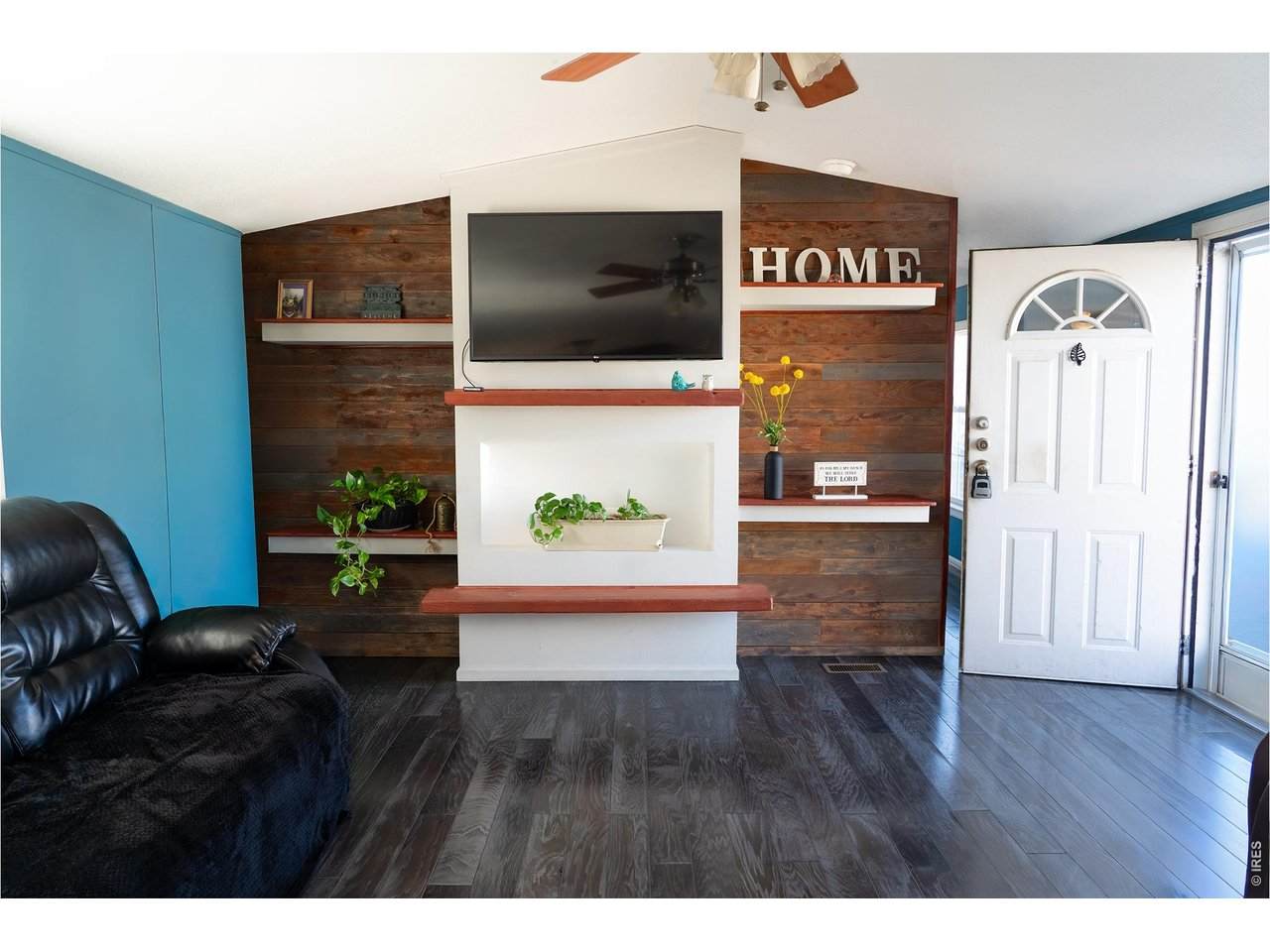 435 35th Ave - Photo 1
