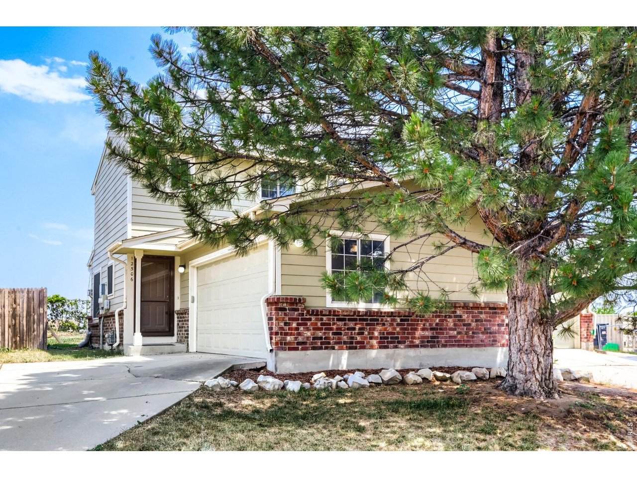 12506 Forest Dr - Photo 1