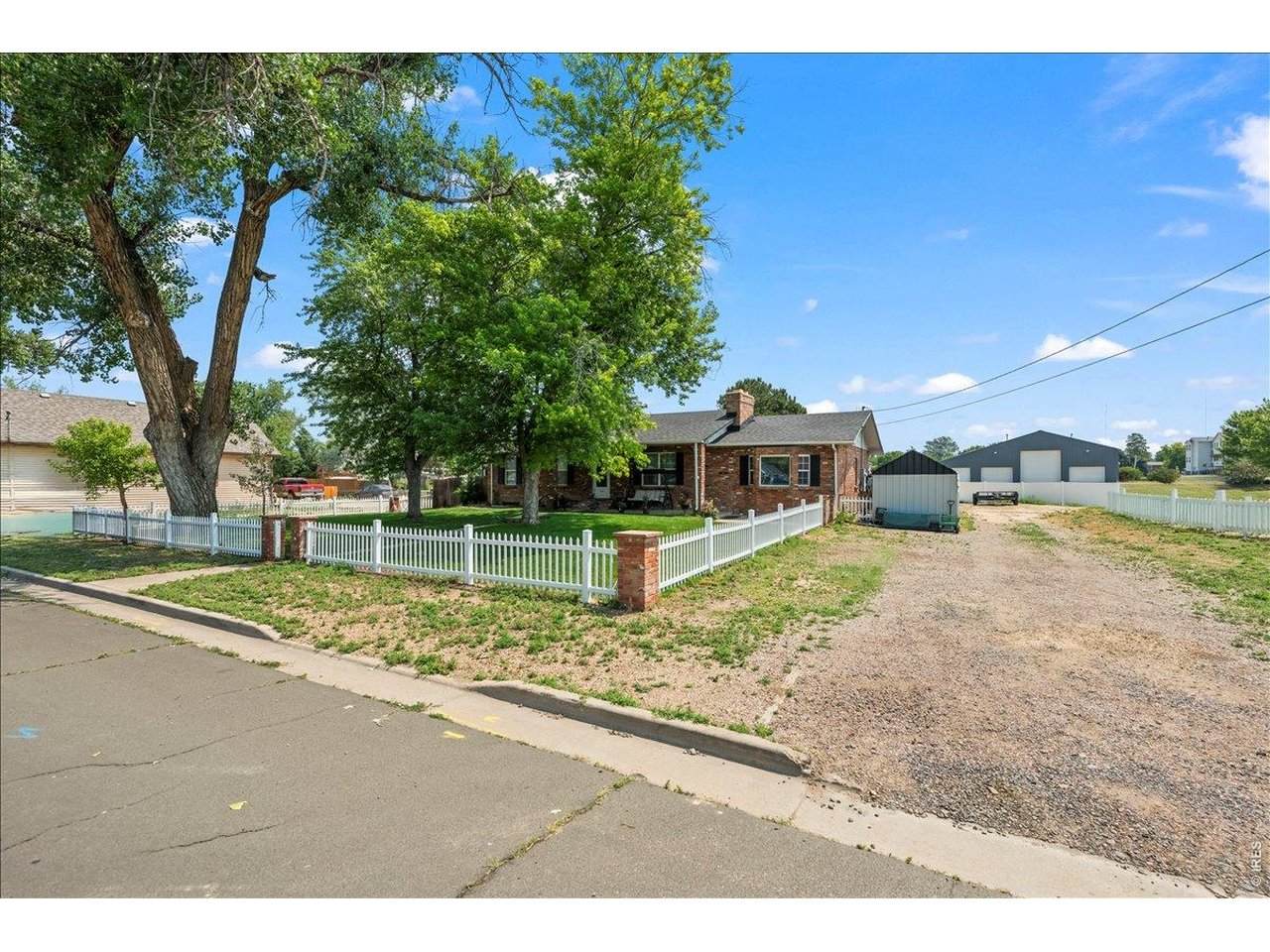 214 Johnson St - Photo 1