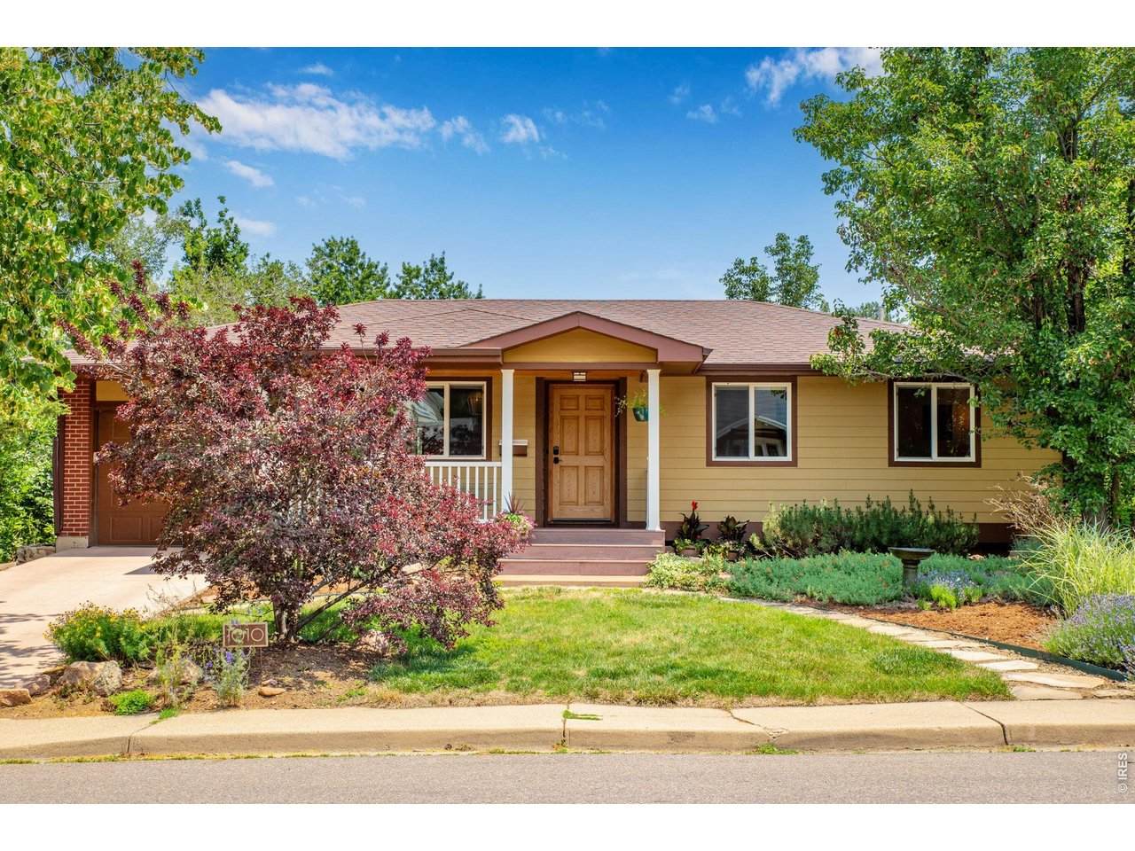 1010 Hartford Dr - Photo 1