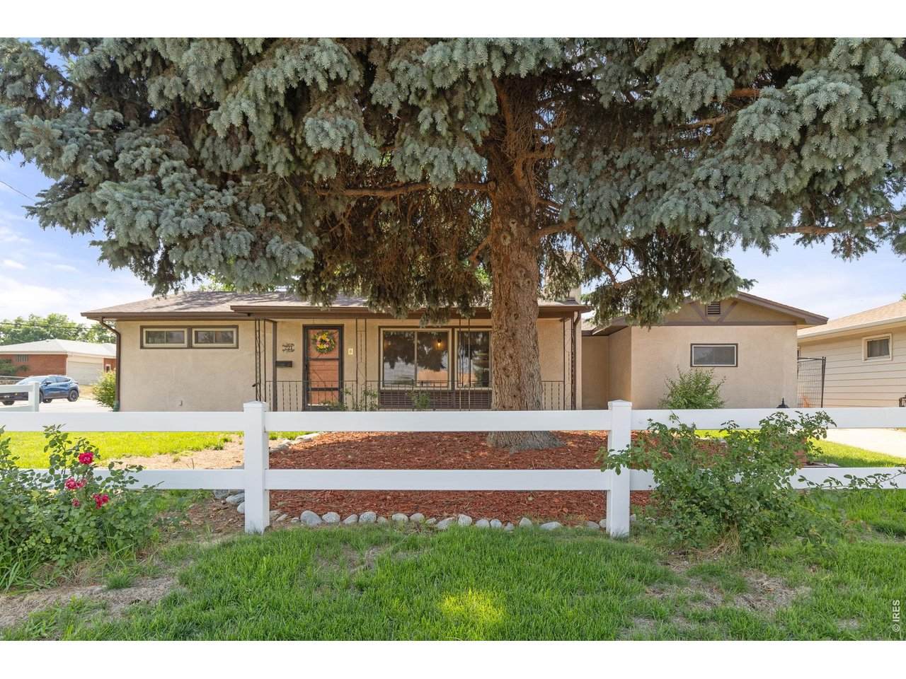 721 35th Ave - Photo 1