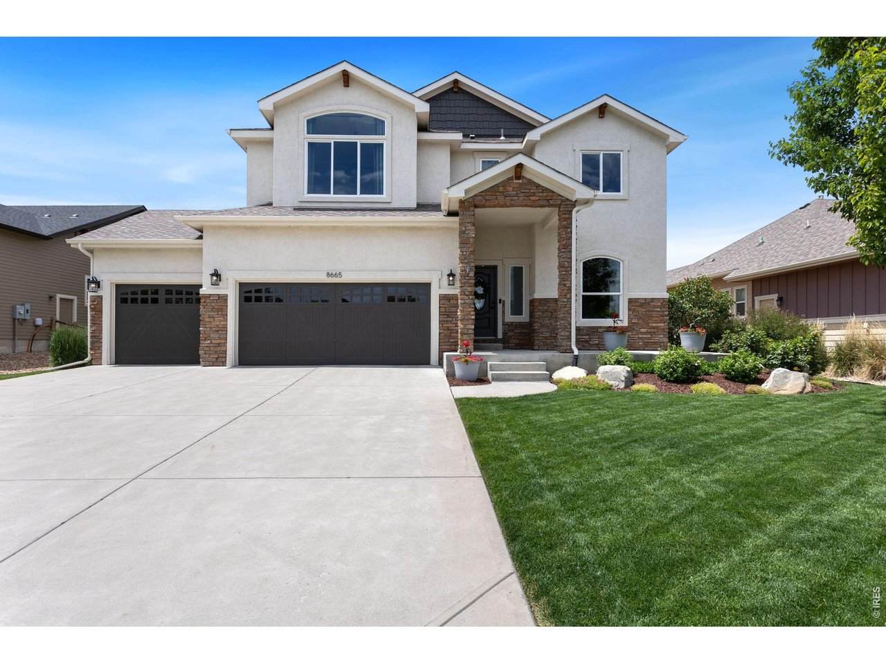 8665 Blackwood Dr - Photo 1